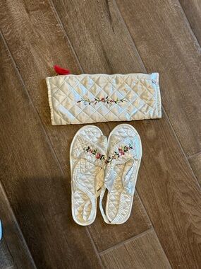 Quilted Embroidered Vintage Satin Slippers and Zippered Storage Case Set - Ivory